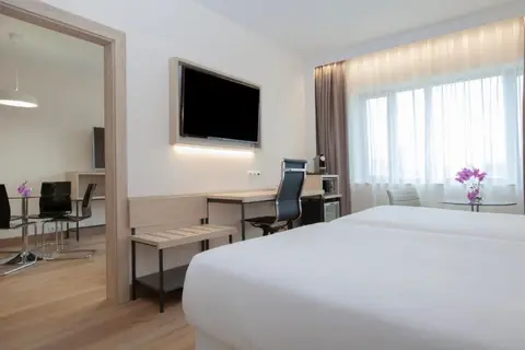 Hotel Puerta De Bilbao in Barakaldo — foto 12