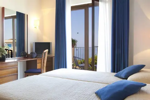 Hotel Tirrenia in Sorrento — foto 18