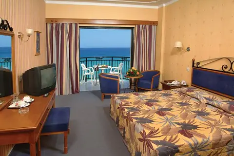 Constantinos The Great Beach Hotel in Παραλίμνι — foto 16