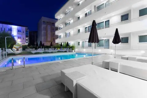 Color Mokambo Shore Design Hotel in Cesenatico — foto 17