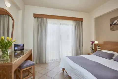 Blue Dome Sea View Hotel in Platanias (Chania) — foto 25