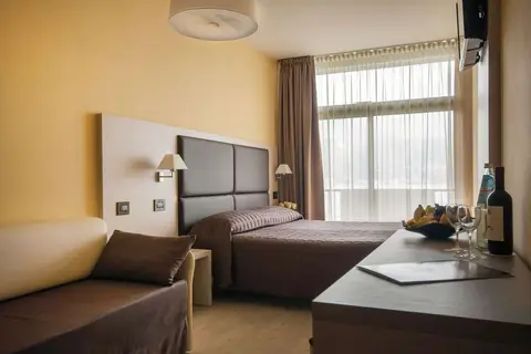 Park Hotel Casimiro Village in San Felice del Benaco — foto 22