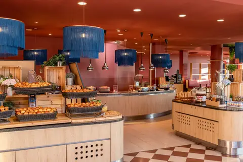 Grand Magic Hotel in Magny-le-Hongre — foto 12