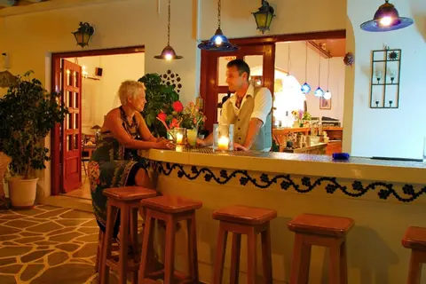 Kamari Hotel in Πλατύς Γιαλός — foto 14