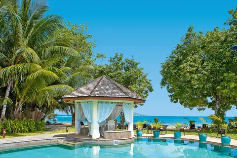 Castello Beach Hotel in Grand Anse Praslin — foto 8