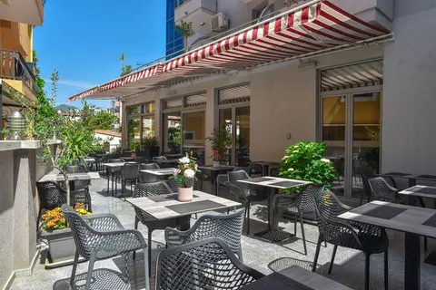 Hotel La Mer in Budva — foto 2