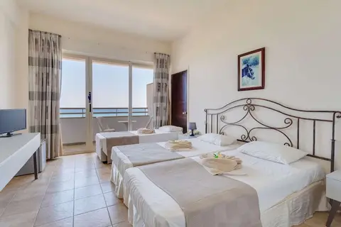 Pierre Anne Beach Hotel in Ayia Napa, foto 11