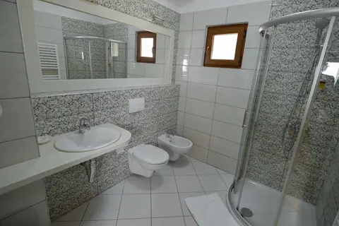 Hotel Kalemi 2 in Gjirokastra — foto 26