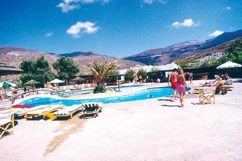 Far Out Village Hotel in Μυλοπότας — foto 13