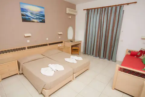 White Palace Studios in Φαληράκι — foto 10