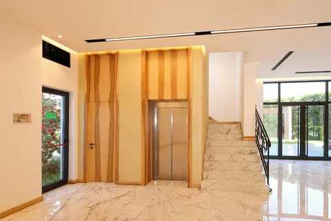 Grand White City Hotel in Berat — foto 27