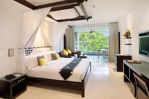 Hotel Legian Beach in Kuta — foto 5