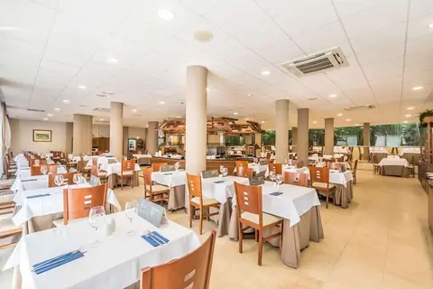 Alua Sun Lago Rojo in Torremolinos — foto 22