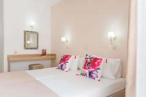 Emerald Hotel in Αγία Μαρίνα — foto 28