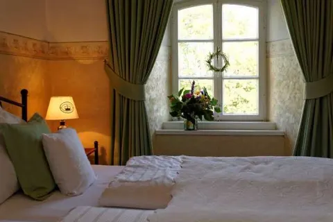 Burghaus en Villa Kronenburg foto 6