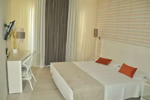 Hotel Ouril Julia in Santa Maria — foto 8