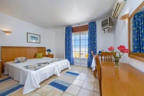 Mónica Isabel in Albufeira — foto 8