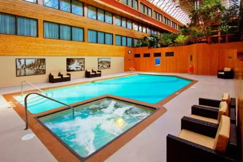 Forest Park Hotel in Jasper