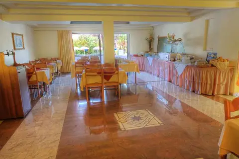 Kassandra Family Aparthotel in Ιαλυσός — foto 7