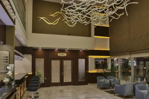 Teymur Continental Hotel & Convention Center in Şahinbey — foto 9