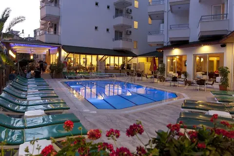 Remi Hotel in Cleopatra beach — foto 17