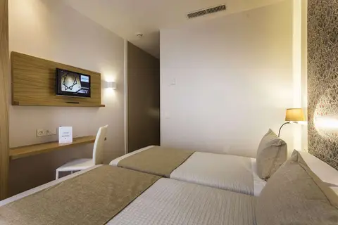 Hotel Comfort Dauro 2 in Granada — foto 16