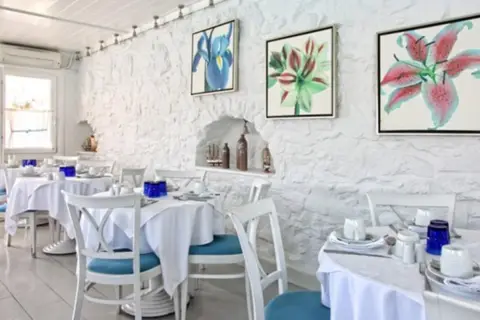 Petinos Beach Hotel in Πλατύς Γιαλός — foto 3