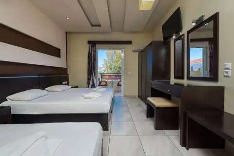 Canadian Hotel in Laganas Municipal Unit, foto 4
