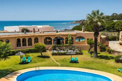 Clube Maria Luisa in Olhos D'Água — foto 2