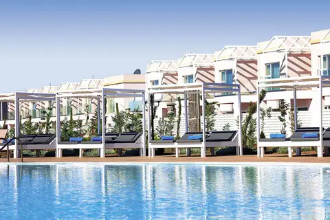 Sandy Beach & Villas in Δήμος Γεωργίου Καραϊσκάκη — foto 25