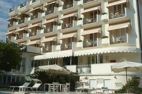 Il Negresco in Forte Dei Marmi — foto 4