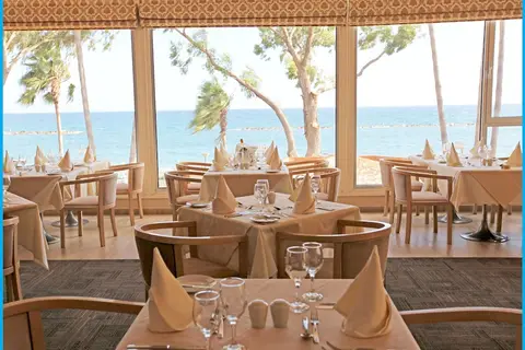 Poseidonia Beach Hotel in Agios Tychonos — foto 21
