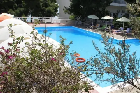 Siagas Beach Hotel in Agioi Theodoroi — foto 17