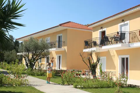 Pythos Studios & Apartments in Σβορωνάτα — foto 5