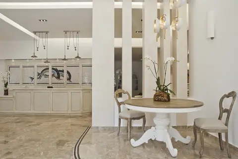 Kamari Hotel in Πλατύς Γιαλός — foto 23