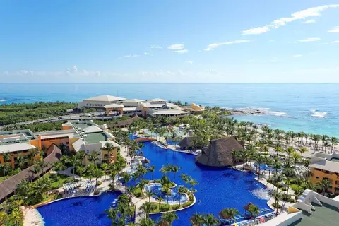 Barcelo Maya Palace in Puerto Aventuras