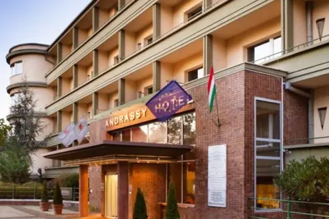 Mamaison Hotel Andrassy Budapest in Boedapest — foto 9