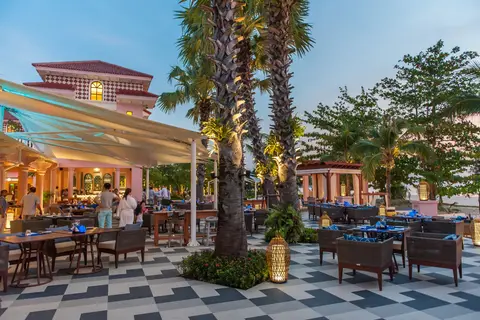 Centara Grand Beach Resort Phuket in ตำบลกะรน — foto 5