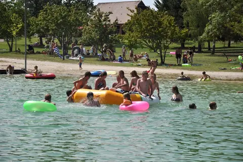 Camping 3 Lacs Du Soleil in Trept — foto 12