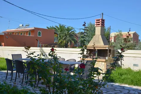 Megali Luxuries Apartments in Λιβάδι — foto 9