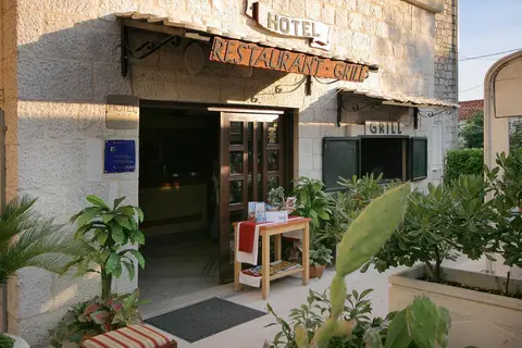 Palace Trogir in Rijeka — foto 7