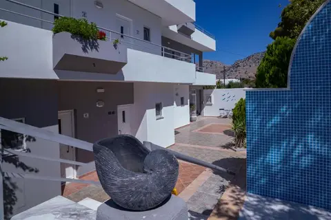 George Beach Studios & Villas in Πεύκοι — foto 10