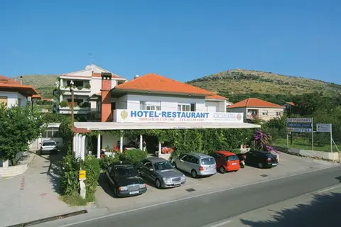 Trogirski Dvori in Rijeka — foto 13