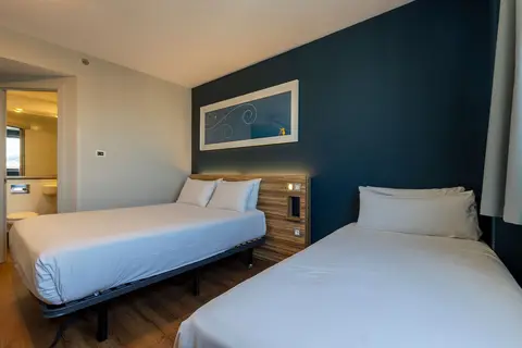Travelodge Barcelona Poblenou in Barcelona — foto 18