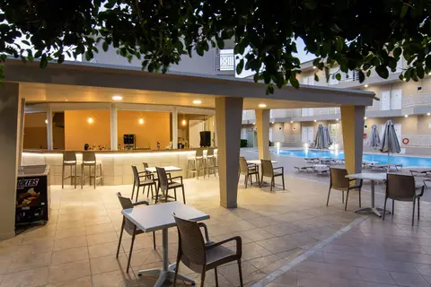Chrissy’s Paradise in Καλαβάρδα — foto 29