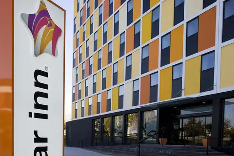 Star Inn Porto - Low Cost Design Hotel in Porto
