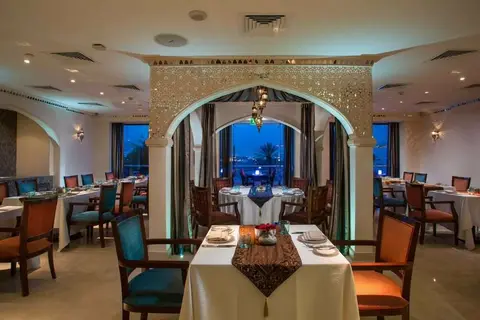 Crowne Plaza Muscat in السيب — foto 19