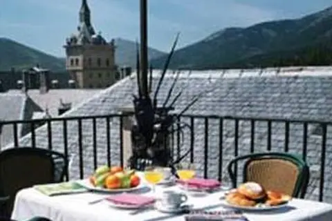 Hotel Miranda & Suizo in San Lorenzo de El Escorial — foto 17