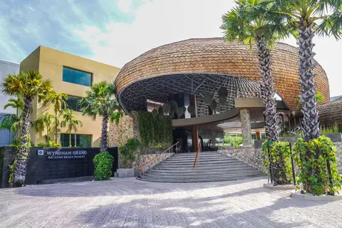 Wyndham Grand Nai Harn Beach Phuket in ตำบลราไวย์ — foto 10