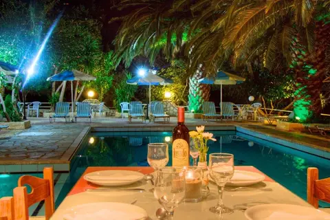 Sunrise Hotel & Apartments in Aνω Ρoδάκινo — foto 11